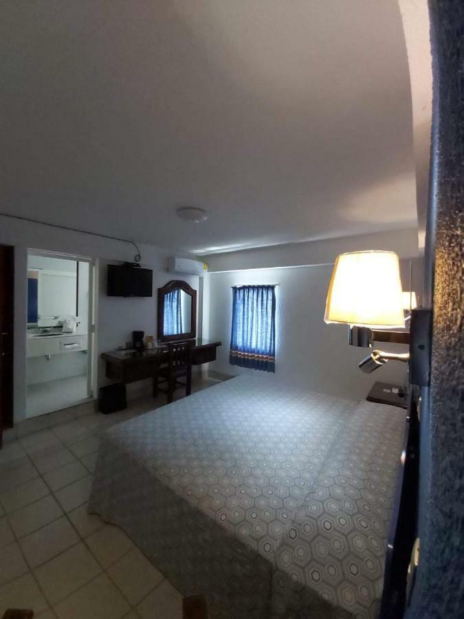 Aurora Hotel 3*